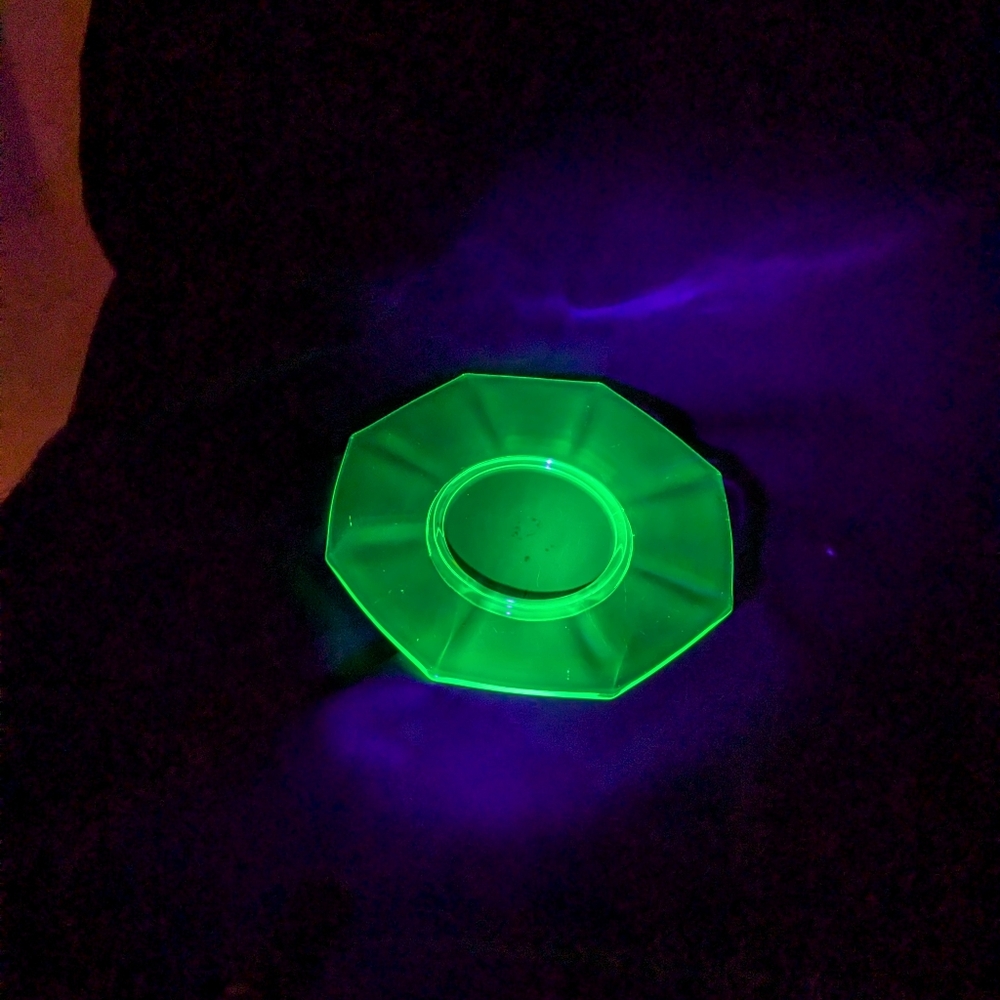 VTG uranium octagon plate green glass vaseline 7.75"